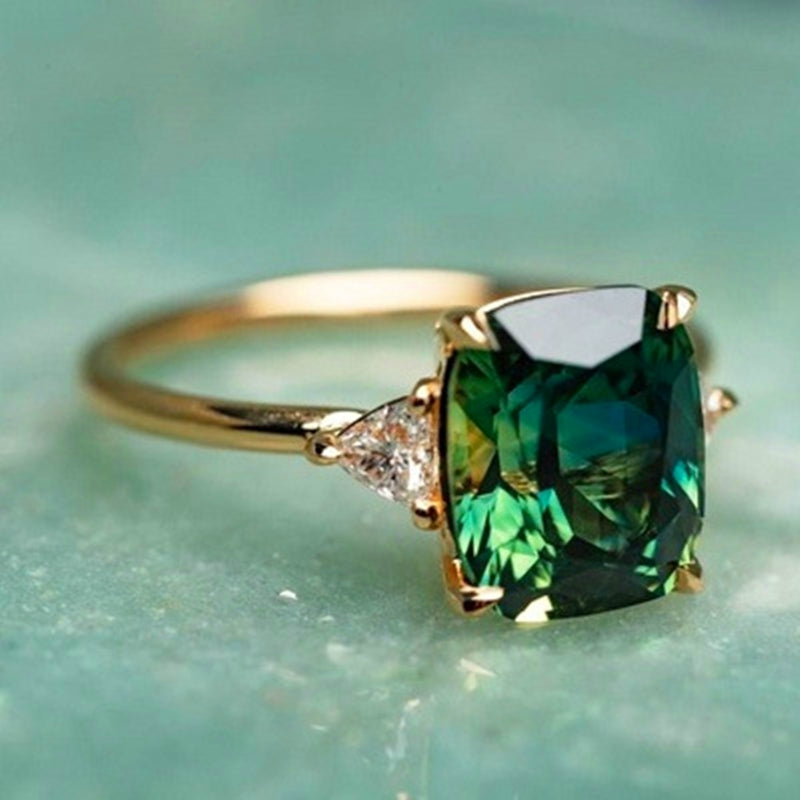 Lycka - Gold Ring with Green Zirconia