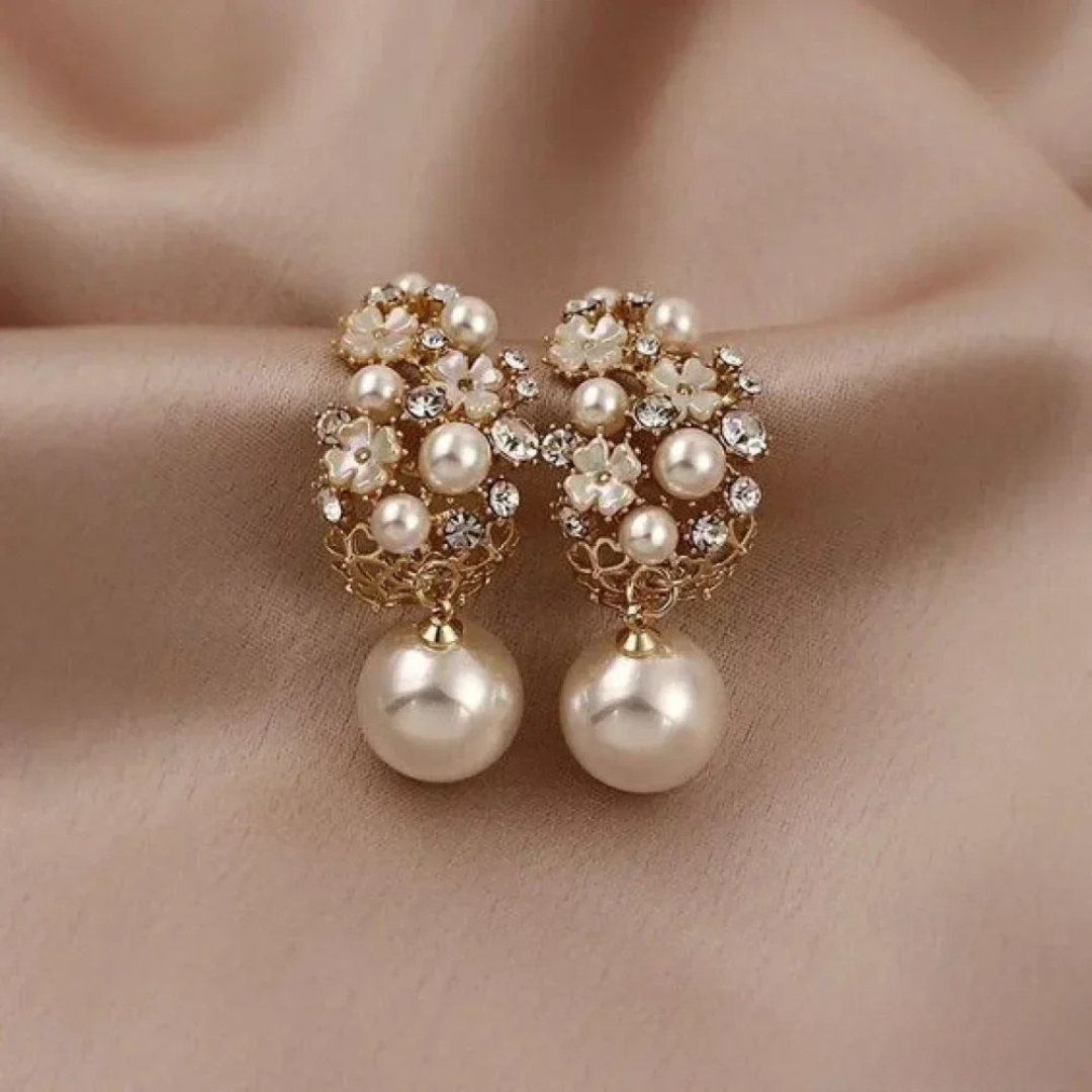 Elegant Flower Pearl Earrings