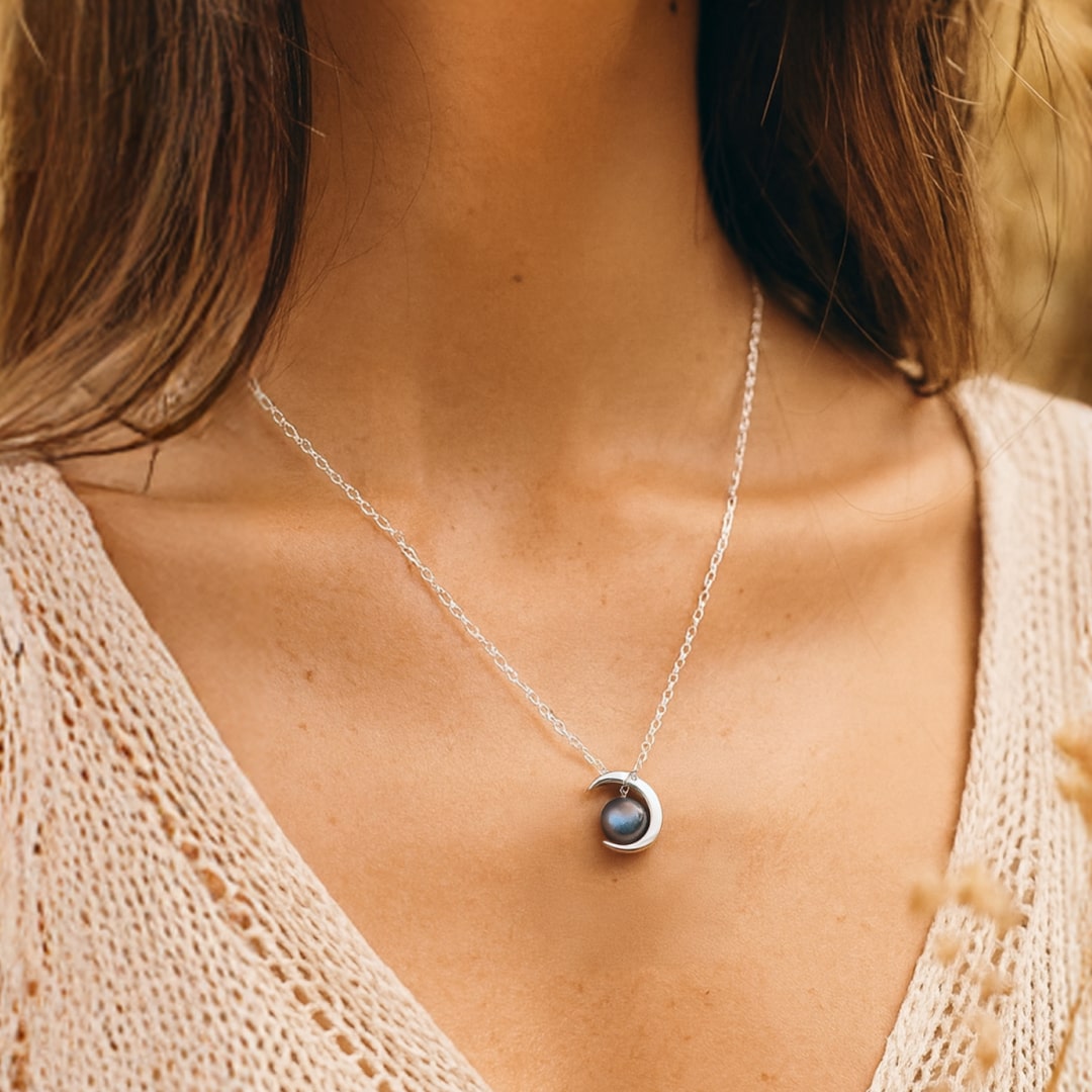 "Enchanted Moon" Pendant in Labradorite & Silver