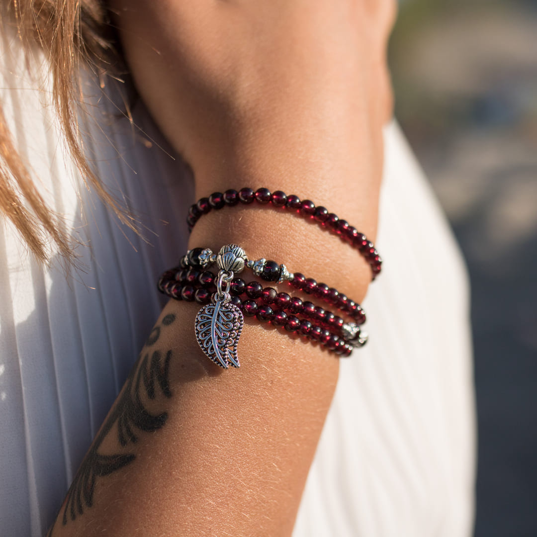 Multi-Tour Bracelet "Abundance" in Garnet