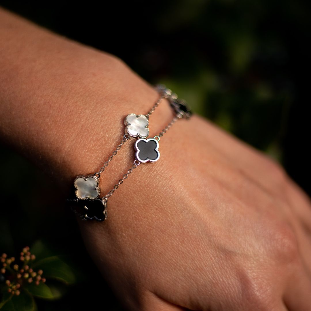 "Luck Clover" Bracelet in Mother-of-Pearl or Onyx