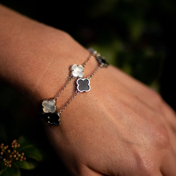 "Luck Clover" Bracelet in Mother-of-Pearl or Onyx