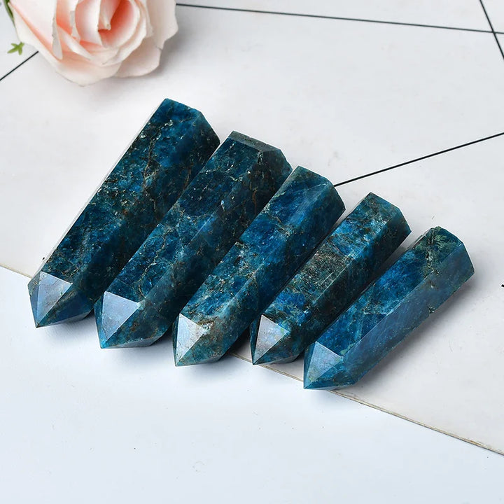 Point "Concentration & Serenity" in Blue Apatite