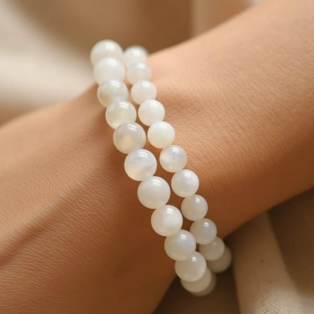 "Feminine Sensitivity" Bracelet in Moonstone