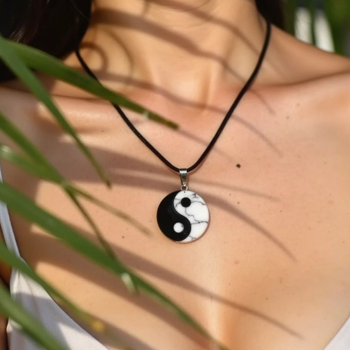 "Yin-Yang" Pendant in Howlite & Black Obsidian