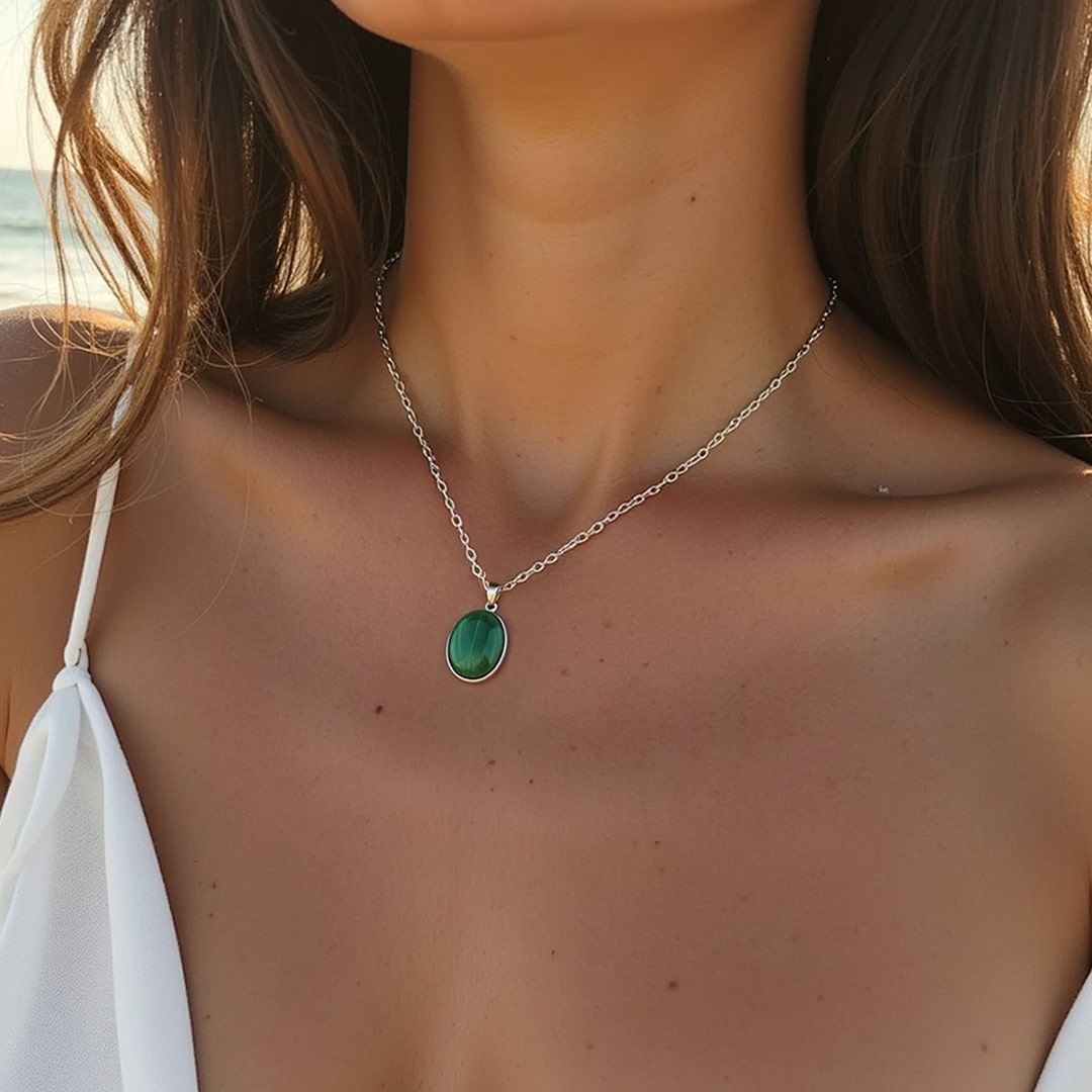 "Healing" Pendant in Malachite