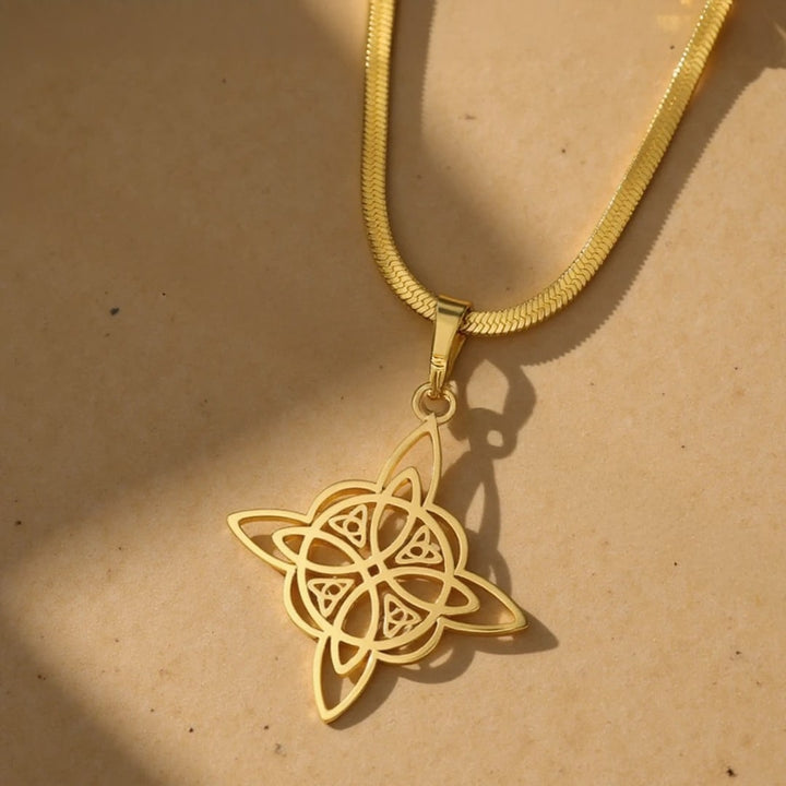 "Eternal Protection" Pendant - Witch's Knot, Flat Chain