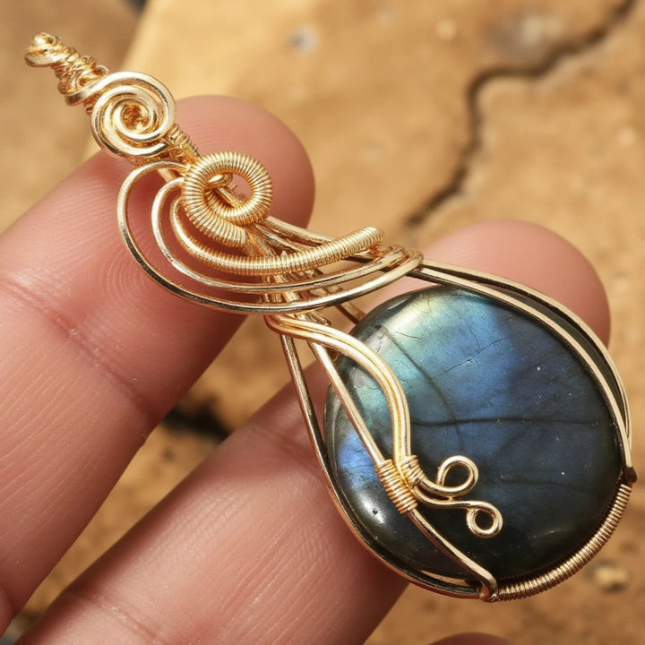"Eye of the Universe" Labradorite Pendant