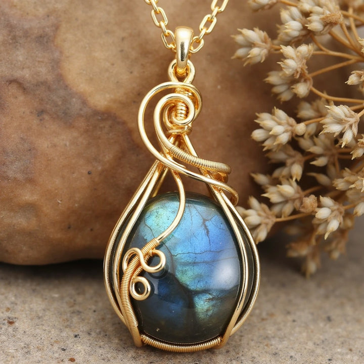 "Eye of the Universe" Labradorite Pendant