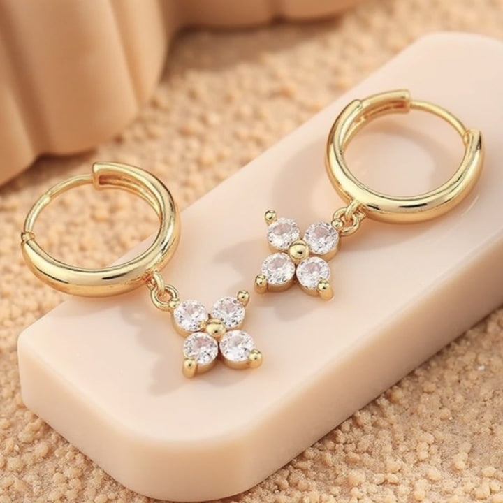 "Light Clover" Earrings in Silver or Gold-Plated