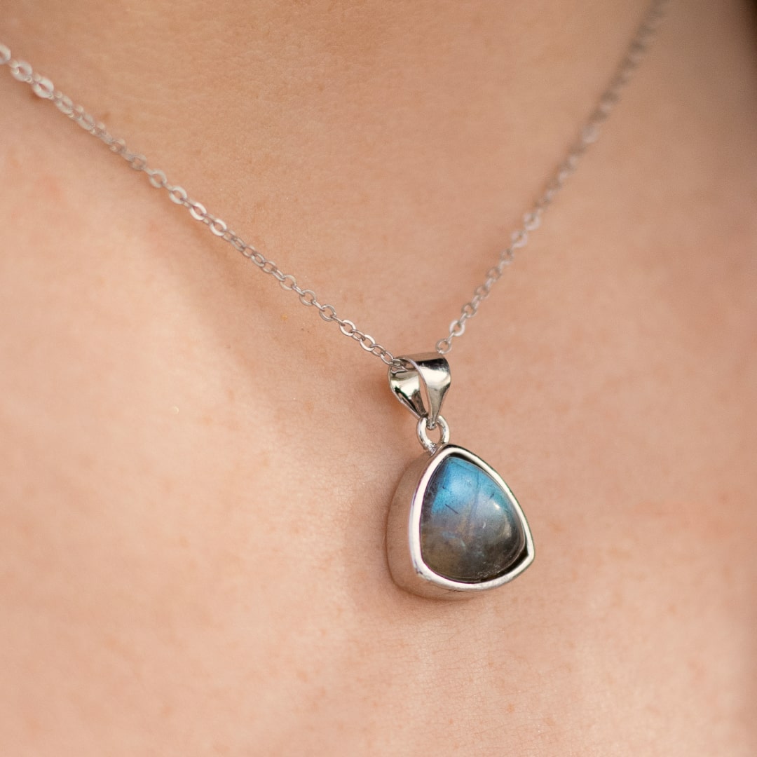 "Guardian of Aura" Labradorite Pendant