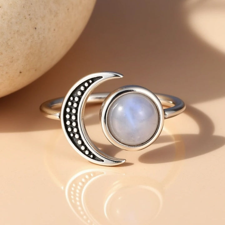 Adjustable Ring "Séléné" in Moonstone