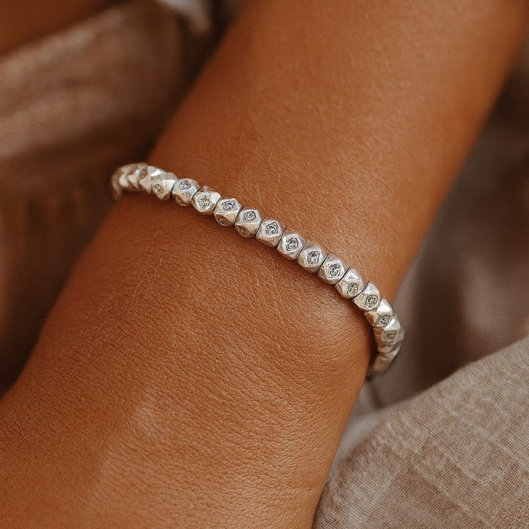 "Harmonie Tibétaine" Bracelet in Faceted Beads