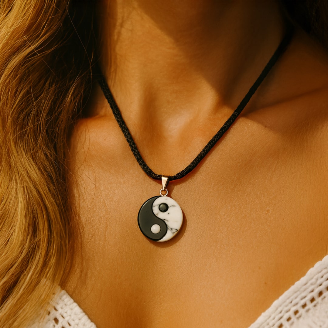 "Yin-Yang" Pendant in Howlite & Black Obsidian