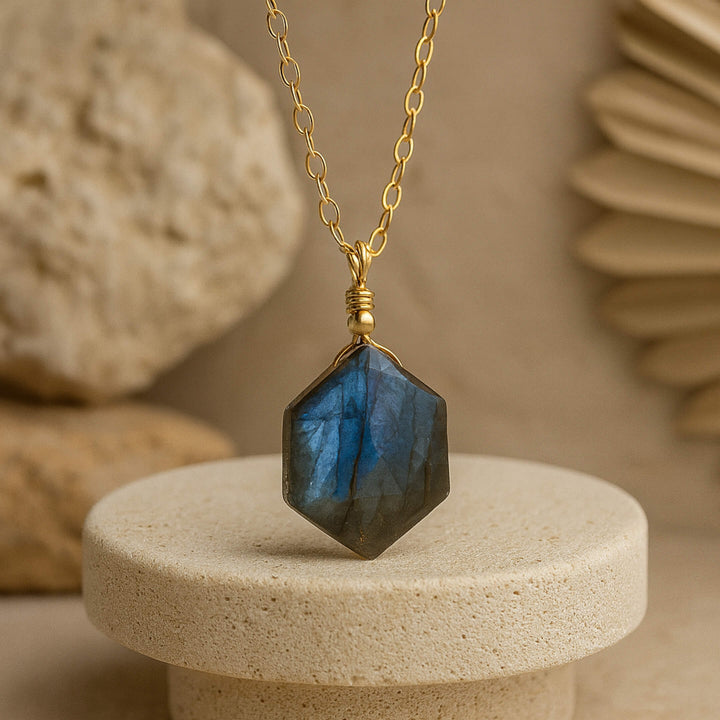 "Guardian Star" Pendant in Lapis Lazuli or Labradorite