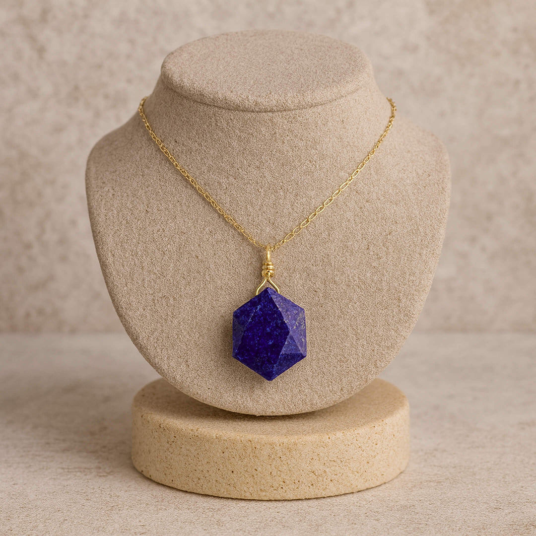 "Guardian Star" Pendant in Lapis Lazuli or Labradorite