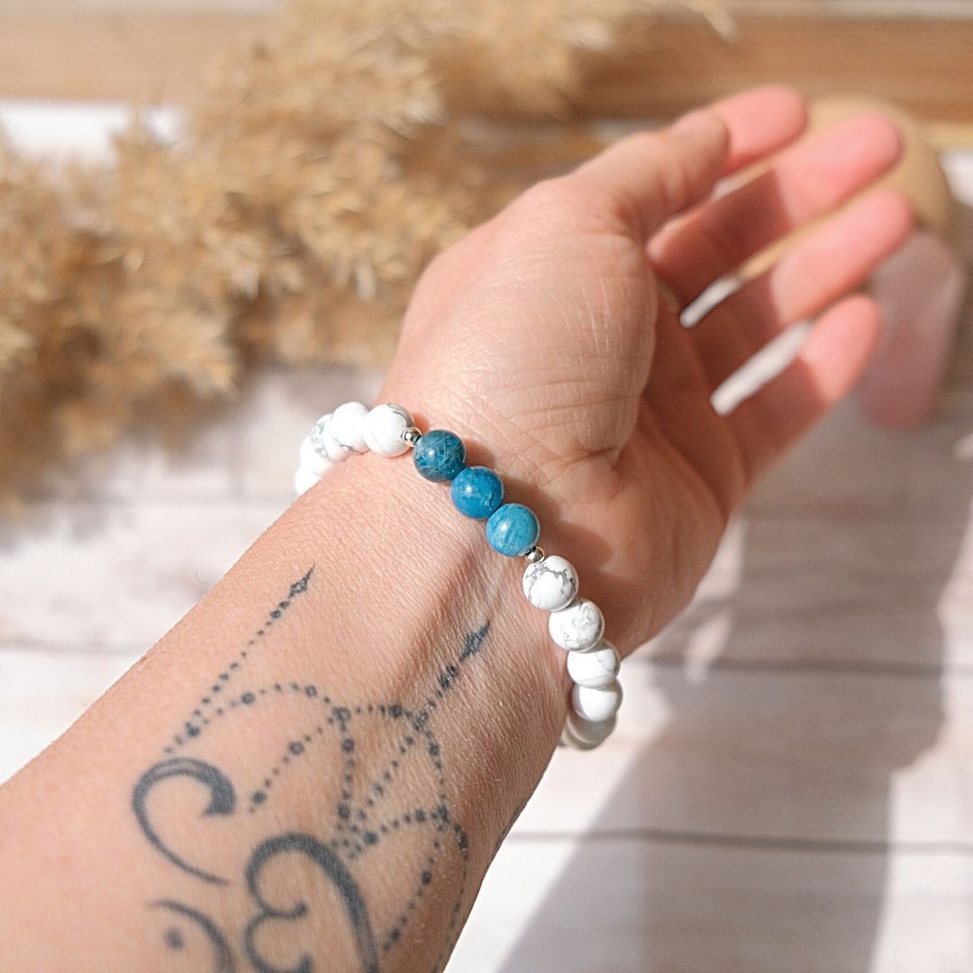 "Amincissement" Bracelet in Apatite & Howlite