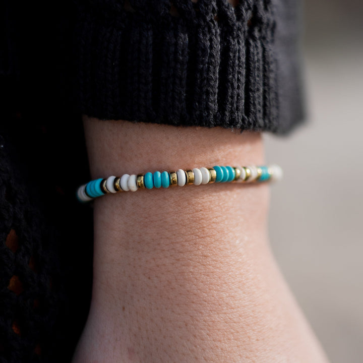 "Vibration" Bracelet in Turquoise & Howlite