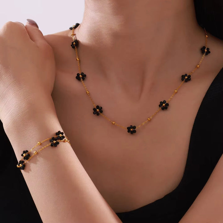 "Protection Flowers" Necklace in Black Spinel