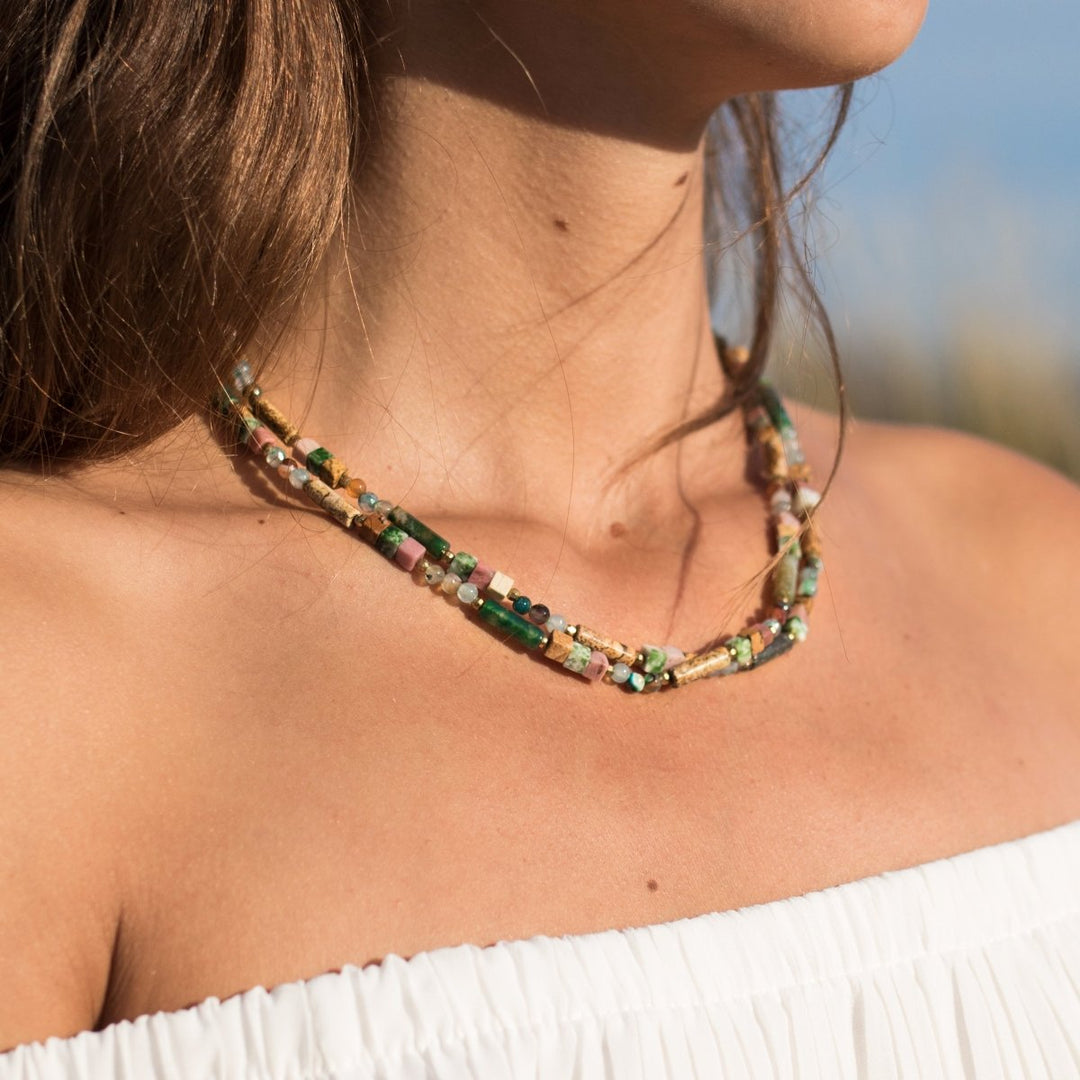 Chic Bohemian Necklace in Natural Stones