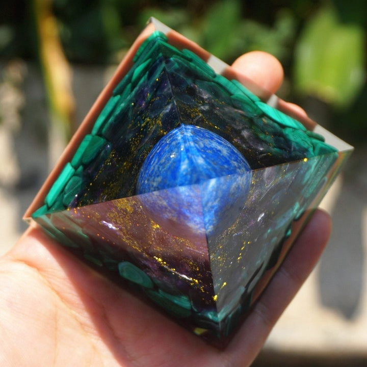 Orgonite "Kâli" in Lapis Lazuli, Amethyst & Malachite