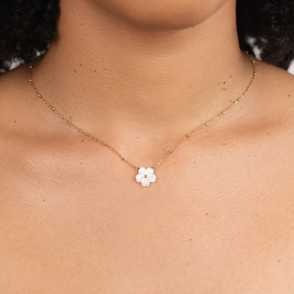 Beautiful Flower Necklace